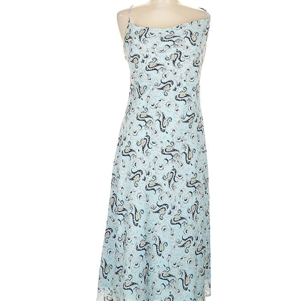 Elegant Blue Paisley Midi Dress